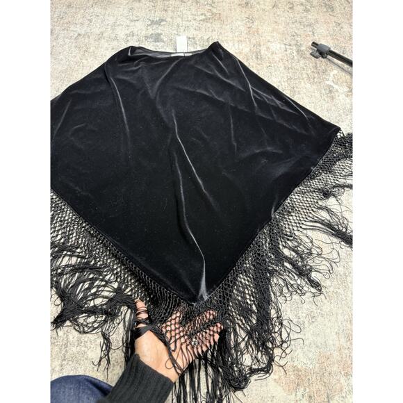 Chico’s Velvet Fringe Poncho Shawl Black USA One Size Elegant Neutral Goth - Picture 2 of 3